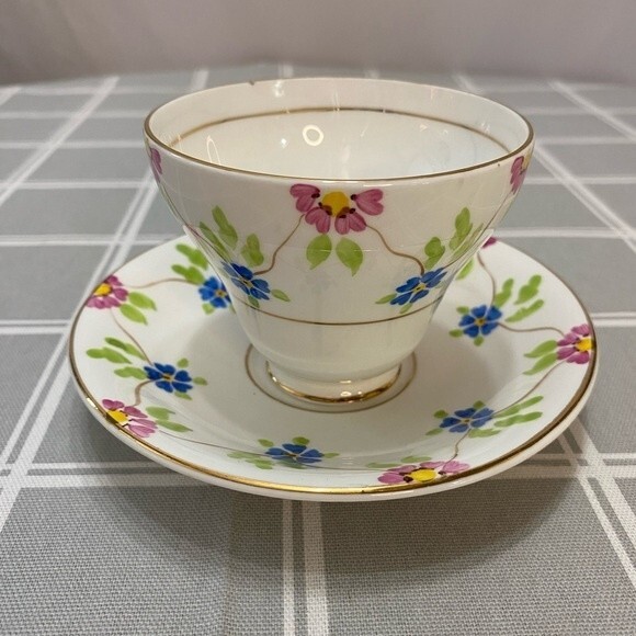 Vtg Bone China Taylor & Kent England Teacup & Saucer Gilded Pink Blue Flowers - Picture 2 of 8